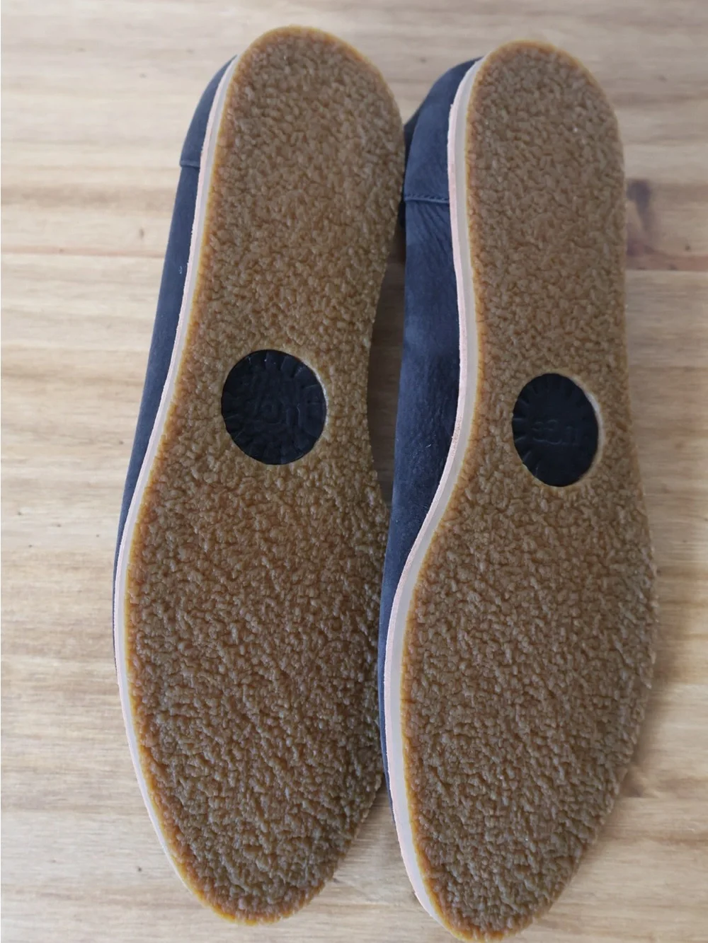 UGG Vista slip-on flats Women’s Nubuck Leather NWOT Australia Size 7 - Picture 4 of 4